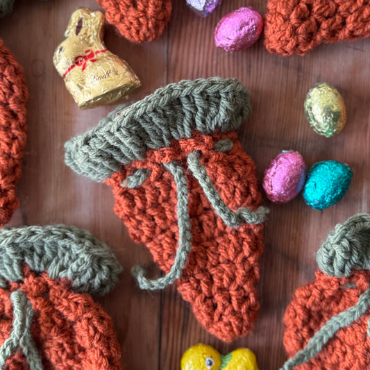 Easter Carrot Treat Holder