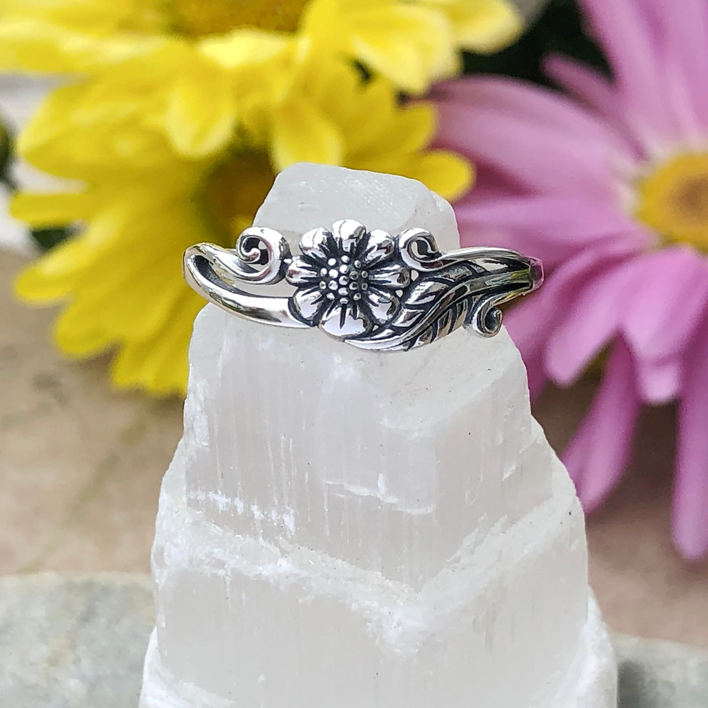 Flower with Vine Ring
