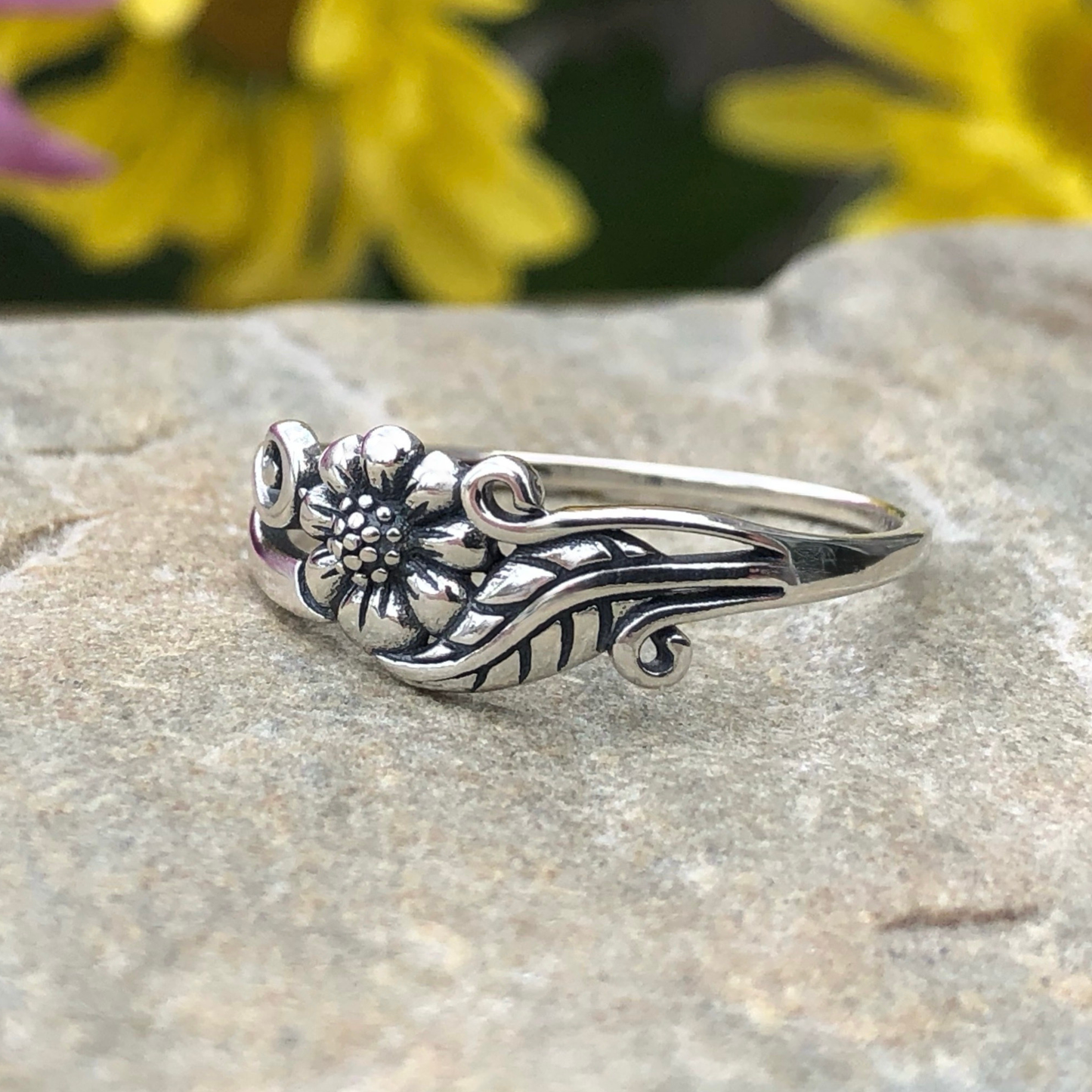 Flower with Vine Ring
