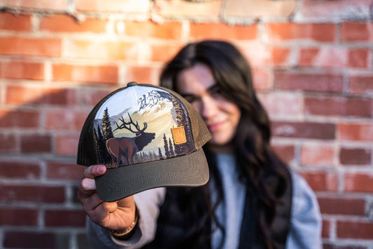 Elk Unisex Trucker - Brown