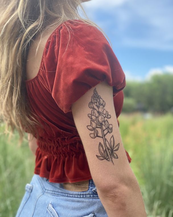 Tea on Instagram Healed bluebonnets on Megan from a while back  Tattoos  Bluebonnet tattoo Simplistic tattoos